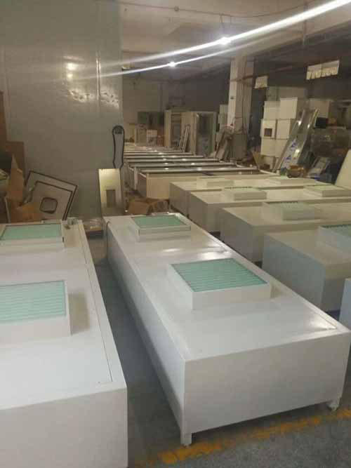 FFU層流罩適用于在各種環(huán)境中獲得高級(jí)別的潔凈環(huán)境。 FFU層流罩適用于在各種環(huán)境中獲得高級(jí)別的潔凈環(huán)境。