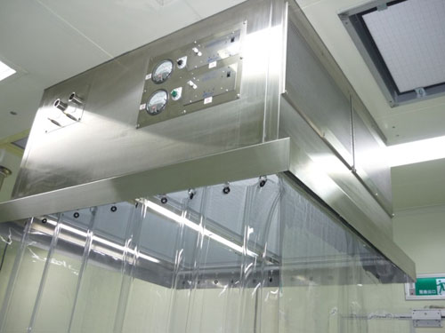 層流罩應(yīng)用:目前廣泛用于電子、生物、醫(yī)藥、食品、精密儀器等行業(yè)的無(wú)塵無(wú)菌操作環(huán)境,提供局部高潔凈度工作環(huán)境。 層流罩應(yīng)用:目前廣泛用于電子、生物、醫(yī)藥、食品、精密儀器等行業(yè)的無(wú)塵無(wú)菌操作環(huán)境,提供局部高潔凈度工作環(huán)境。